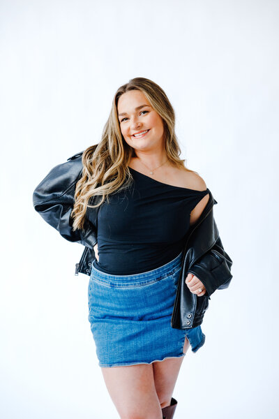 Minnesota wedding & engagement photographer creating joyful, documentary-style images for couples who want to be fully present and wildly in love