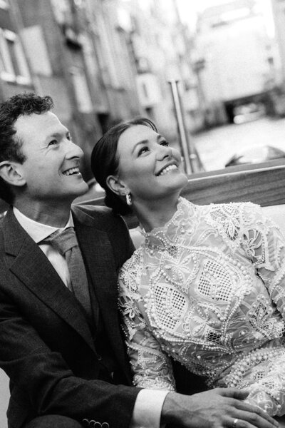 Portret bruidspaar door trouwfotograaf Linda Photography