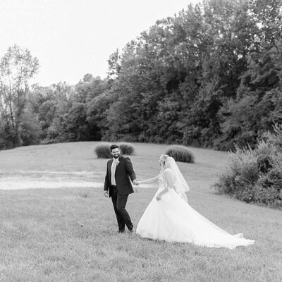 Bret and Brandie Evansville Owensboro Weddings Black and White Gallery48