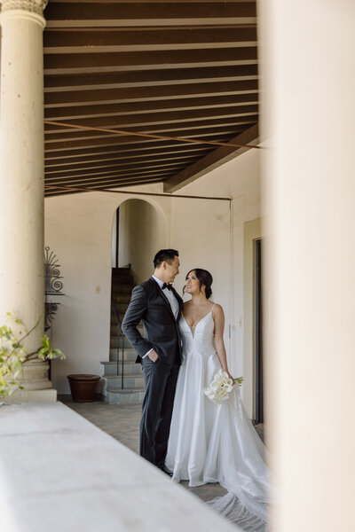 Southern California Elopement at a Courthouse by Laura Burns Photography