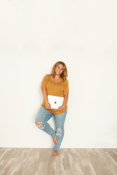 Courtney Michelle | Kajabi Expert | Kajabi Templates | About Page 2