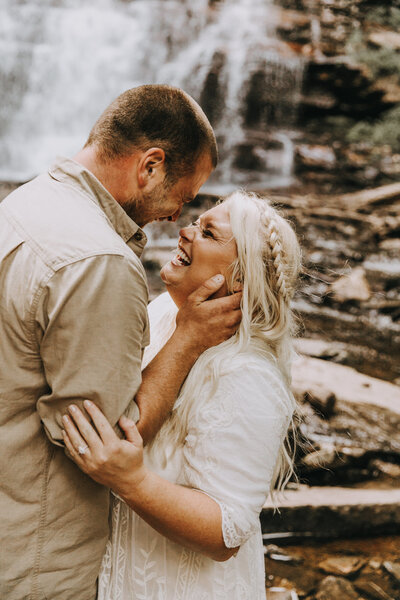 Pacific-North-West-Waterfall-Engagement-Elopement7