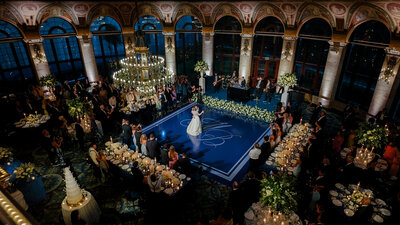 Sunny serves worldwide, such as beautiful Italy Lake Como, Venice, Rome and Florence. She loves traveling to capture beautiful love.