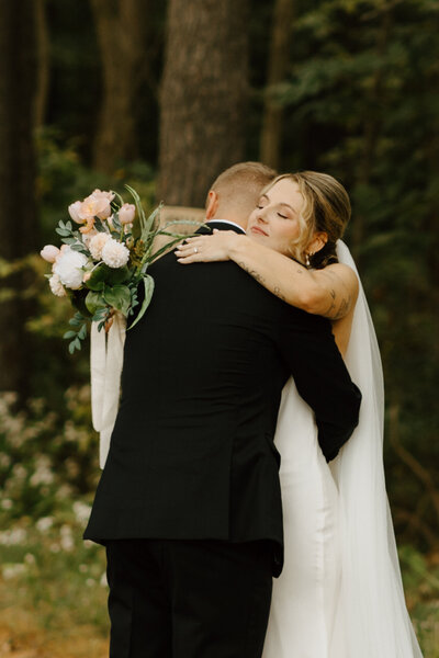 Des Moines Iowa Wedding Venues with pricing