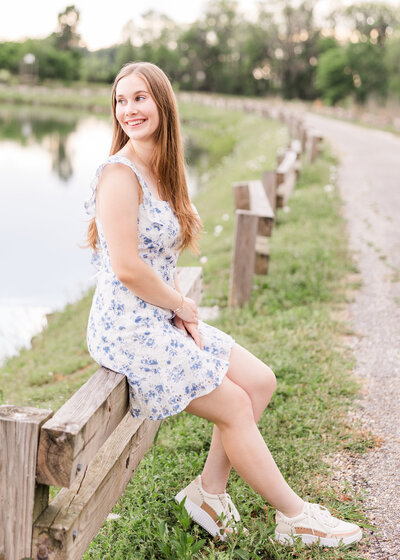 Elegant bridal portrait by Abby Bell Photography, a fine art Alabama wedding photographer specializing in luxury and timeless wedding photography. Capturing personalized, romantic moments for Alabama couples seeking an unforgettable wedding experience.