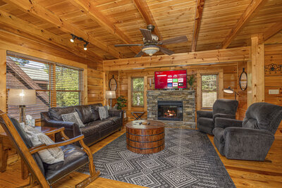Smoky Mountain 6 Bedroom Family Cabin Rental | Volunteer Cabin Rentals-0004