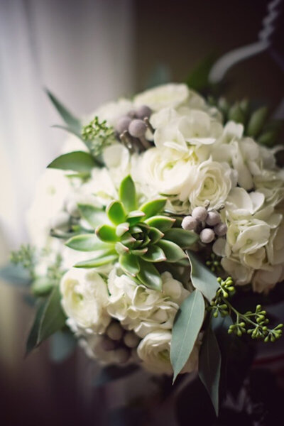 MD-wedding-florist-Sweet-Blossoms-succulent-bouquet-Rebecca-Keeling-Photography