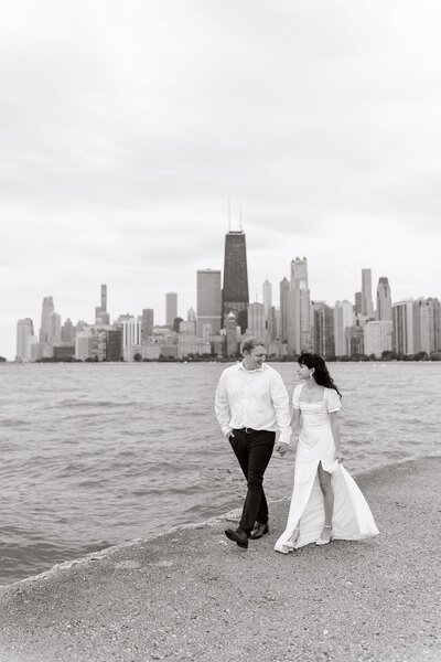 Chicago-Illinois-Catholic-Wedding-Photographer-North-Avenue-Beach-Engagement-Photos-_0013