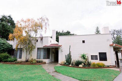 Front view of the Orcutt Ranch wedding venue in West Hills, CA