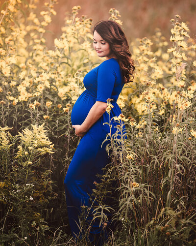 Cleveland and Canton Maternity Photographer. Outdoor beautiful location maternity session.