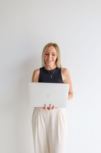Curating a modern and elegant moodboard for a wedding planner brand identity.