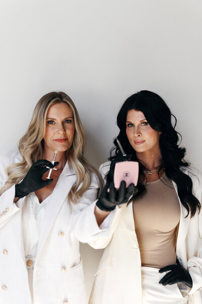 Deetox Skin & Laser is a premier North Carolina med spa serving Burlington and Chapel Hill. We specialize in injectables, BBL/Moxi Laser, Laser Hair Reduction, Microneedling, SkinPen, Virtue RF, PRP, and more! 