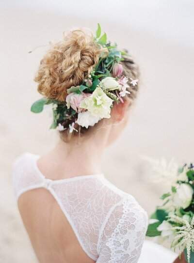 hair-flowers-flower-crown-hawaii-florist-designs-by-hemingway