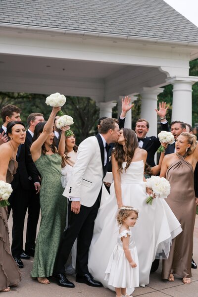 classic Dallas wedding ceremony at Arlington Hall 