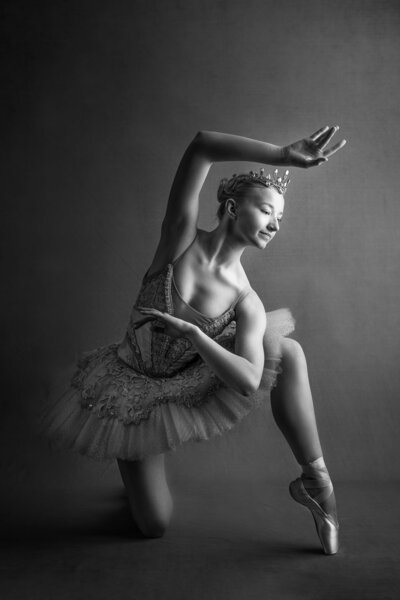best Northwest Indiana and Chicago dance photographer located in Munster Indiana. Studio portraits done by Brielle Pausma Photography