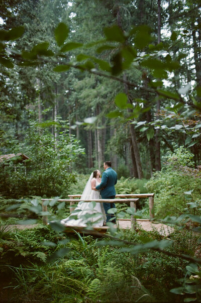 35mm-film-wedding-photos-bend-oregon-012