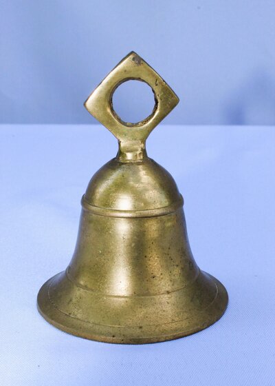 brass kissign bell rental