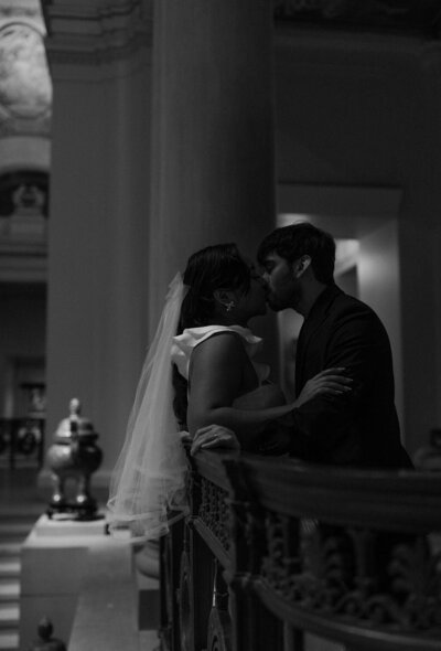 romantic museum wedding photos
