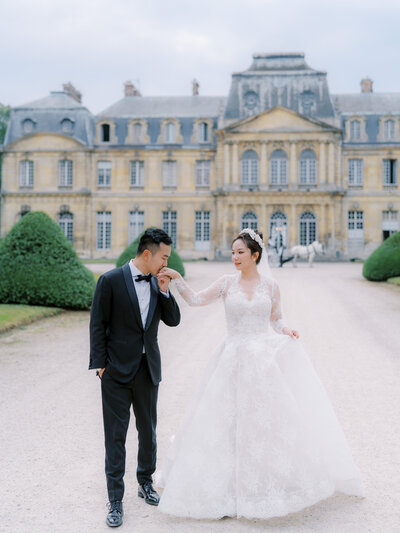 Château de Champlâtreux Wedding in France outside Paris. Paris Wedding Planner.