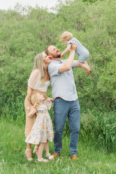 Outdoor Minnesota Family Portrait Session