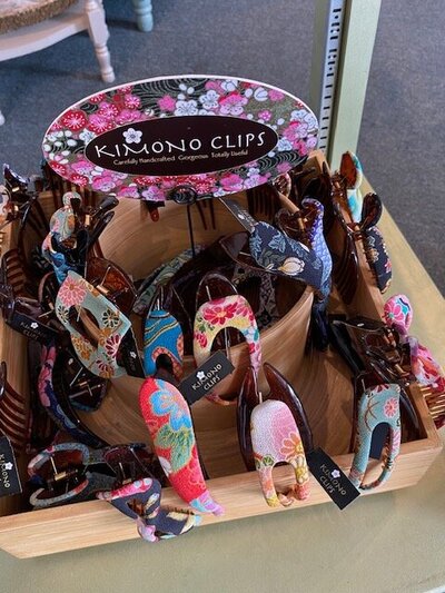 Kimono clips found at joye in various patterns
