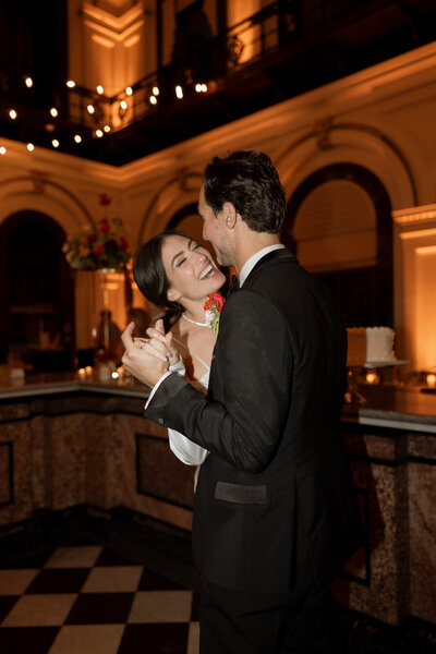 couple-dancing-jac-dodge-photography
