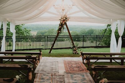 wedding venue in north texas_The venue at crescent moon_wedding arch