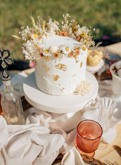 Small but beautiful on-tier wedding cake by Black Dog Bakery, creative & eclectic cakes & desserts in Calgary, Alberta, featured on the Brontë Bride Blog.