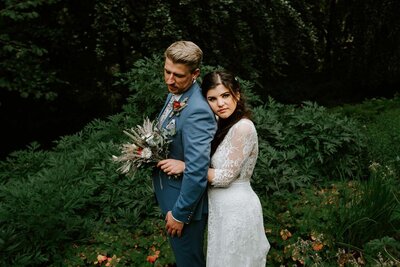 Ein Brautpaar beim Foto-Shooting zu ihrer Hochzeit in Aachen