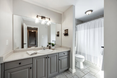 24 Worthington main bath (1)