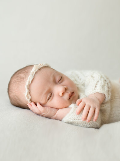 Eau-Claire-Wisconsin-Eliza-Porter-Photography-Newborns-baby-girl-DSC_1177-Edit
