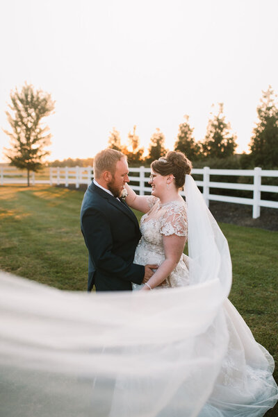 Arastasia Photography - Cleveland Ohio Wedding and Elopement Photography, Maternity and Newborn Photography, Family Portraits and Live Wedding Painting
