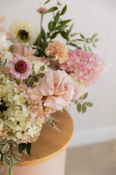 Beautifully styled wedding reception table with full service wedding florals seasonally fresh from fermanagh flower farm 