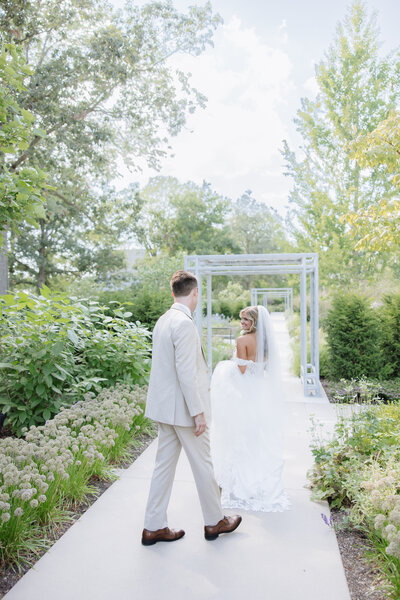 o happy day captures bride and groom in chicago illinois