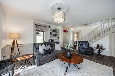 832 Hwy 7A living (5)