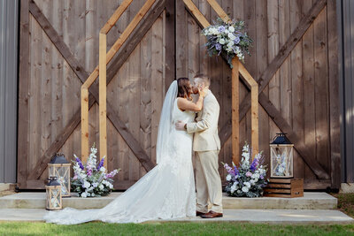 bride and groom at outdoor venue in east texas wedding venue near mt vernon texas wedding venues near me outdoor ceremony ideas the rosewood venue