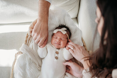 Lifestyle Newborn Photographer serving Chicago Suburbs