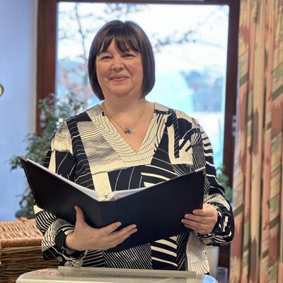 Celebrant Jaqui Thompson