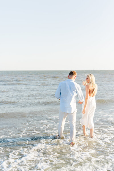 man kissing his fiance on Callawassie Island