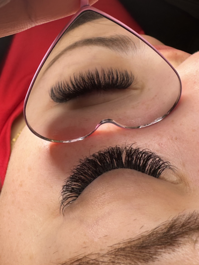 Close-up of classic lash extensions applied at Jazzy's Glam Bar in Tampa, FL.
