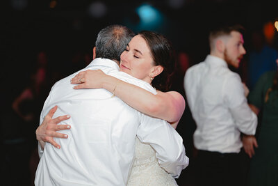 Traditional summer church wedding Rochester MN | Oduma photography -243