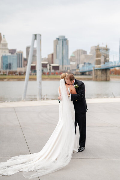 ohio wedding photographer natural traditional light bright columbus dayton cincinnati Senior photographer family newborn