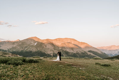 colorado elopement photography in Aspen by Anna Harrington 