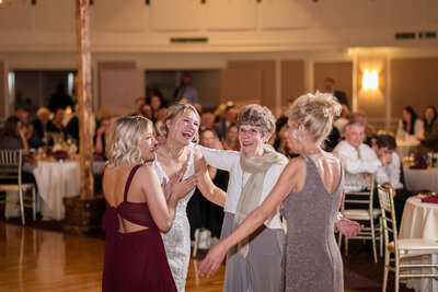 Maddie-Brian-Wedding_JuliaDobosPhotography-1194_websize (1)