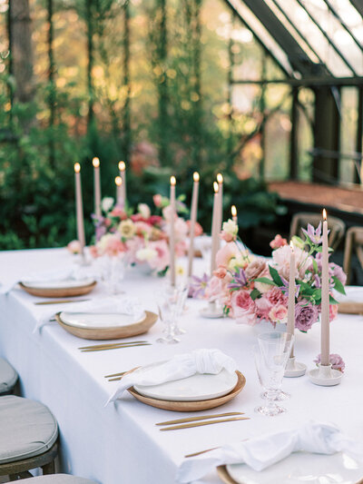 pastel color flowers on wedding table