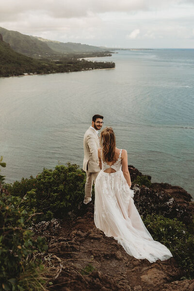 Elopement on the coast oh Oahu