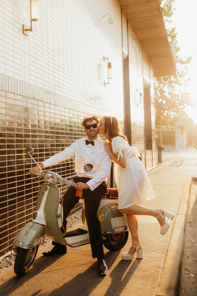 Spring Engagement Session at Enchanted Rock - graysonreesephotos.com