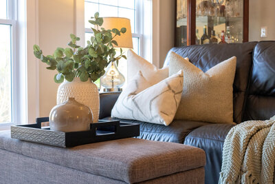 201 Richardson living room