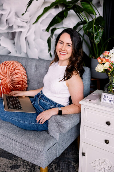 Stephanie Seija Content Marketing - woman typing on laptop providing content marketing services