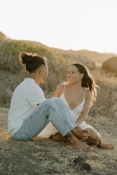 photoshoot of engaged couple in oahu hawaii